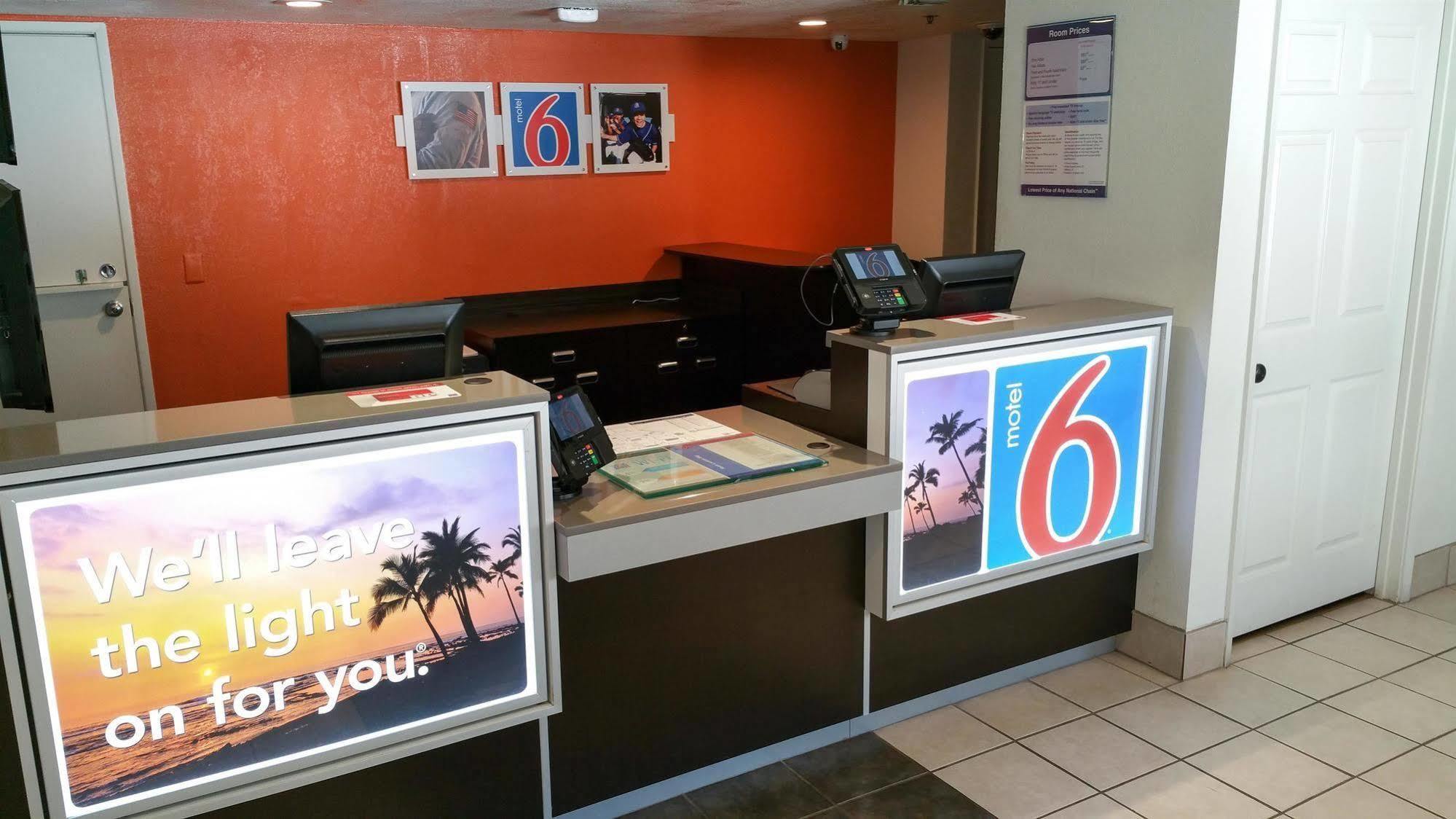 Motel 6-Palm Springs, Ca - Downtown Exteriör bild